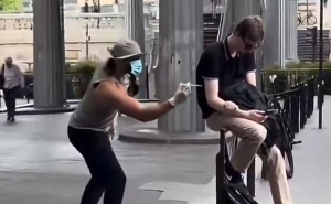 Francuski influenser ide u zatvor na šest mjeseci: Razlog neslana šala sa ubrizgavanjem šprice