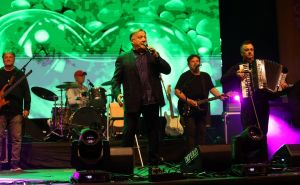 I Tuzlaci večeras pjevaju za Halida Bešlića: "Ponesite gitare, bubnjeve i ljubav"