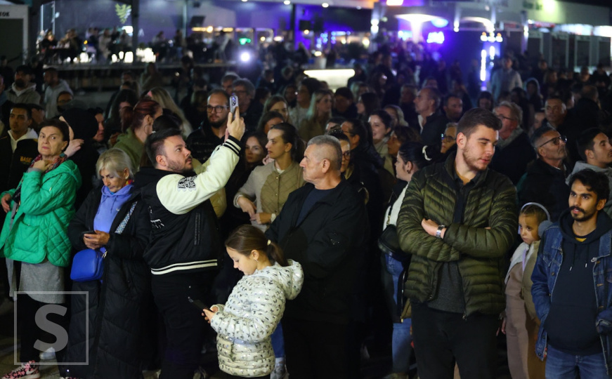 Tuga veća od Balkana: Sarajevo u suzama zapjevalo posljednji put za Halida Bešlića