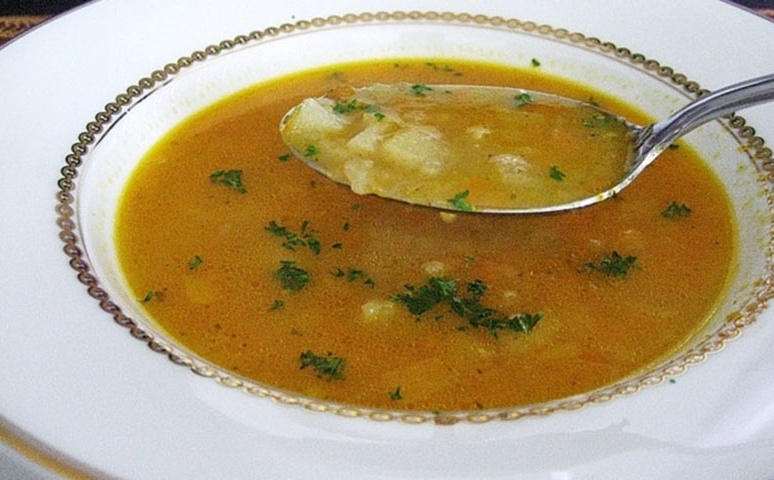 Teleća čorba bolja od one iz restorana: Jelo na kašiku koje "okrepljuje" organizam