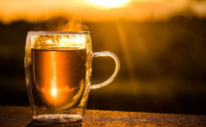 Pije se pred spavanje: Ovaj čaj pomaže kod nesanice, briše nervozu i napetost