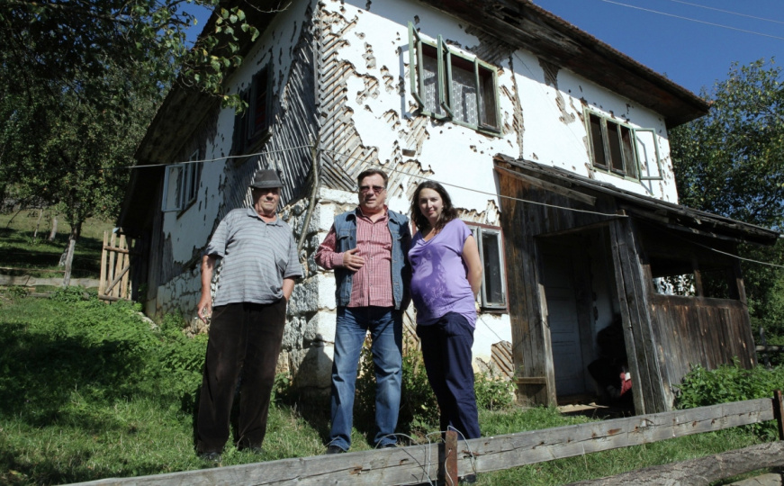 Kad Halid pjeva, Romanija plače