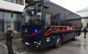 Pogledajte prvo vozilo ove vrste u BiH: Sudska policija predstavila autobus za transport zatvorenika