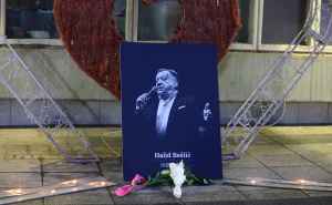 Legende FK Veleža oprostile se od Halida Bešlića: "Ljudi koje volimo uvijek odlaze prerano"