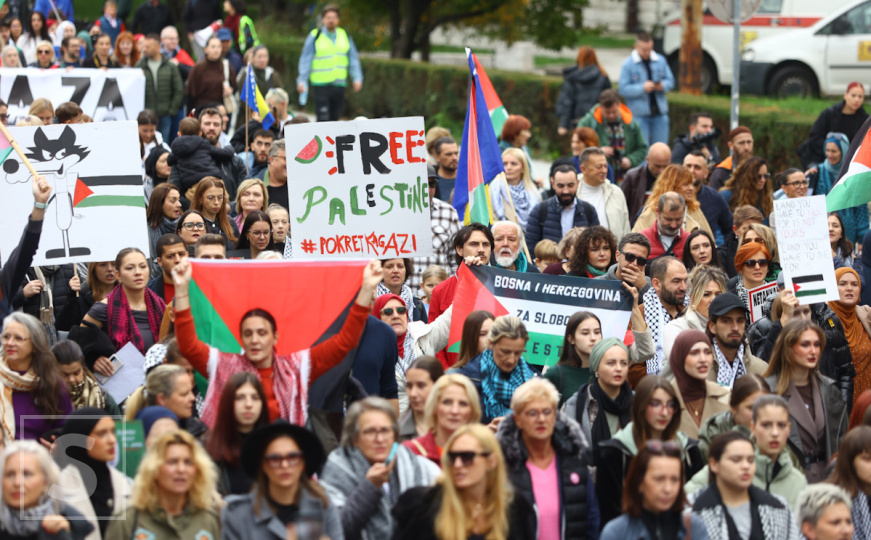 Palestinske zastave vijore se na ulicama: Pogledajte prizore sa protestne šetnje iz Sarajeva