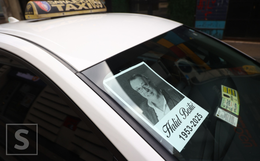 Sarajevski taksisti na poseban način odaju počast Halidu: Besplatan prijevoz i slike na vozilima
