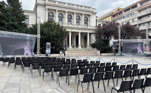 Sarajevo spremno da isprati svog Halida: Tišina ispred Narodnog pozorišta govori više od riječi