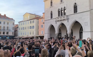Split za legendu: Stotine građana se okupilo povodom smrti Halida Bešlića