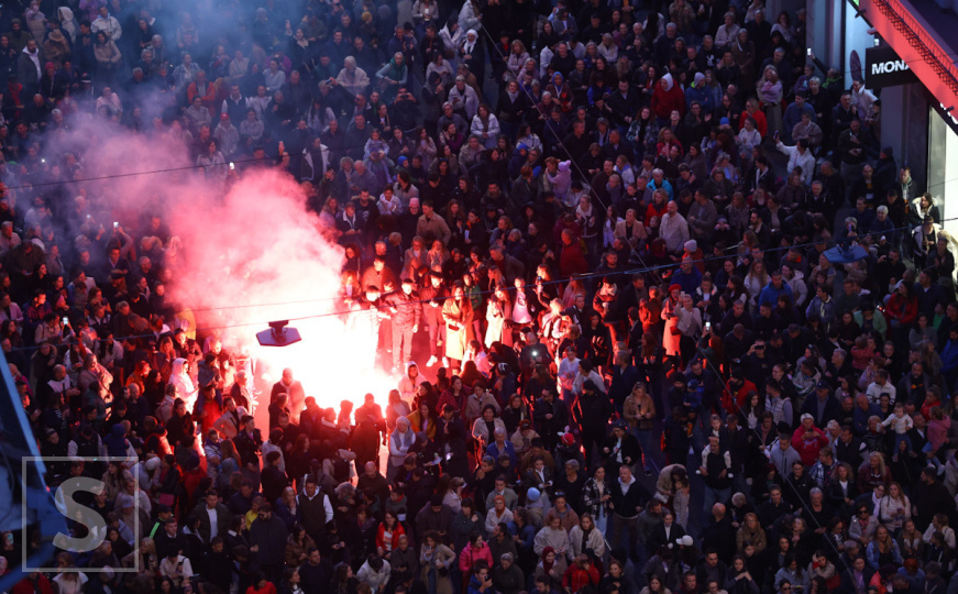 20.000 duša za Halida: Pogledajte kako je večeras izgledalo Sarajevo iz zraka
