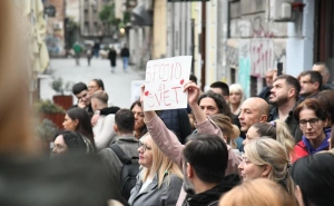 "Spojio si svijet": Hiljade Beograđana pjevale hitove Halida Bešlića u Skadarliji