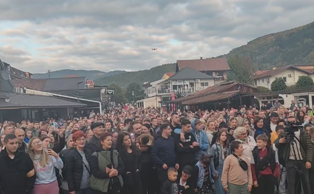 Goražde se oprostilo od Halida Bešlića: Emocije koje spajaju generacije