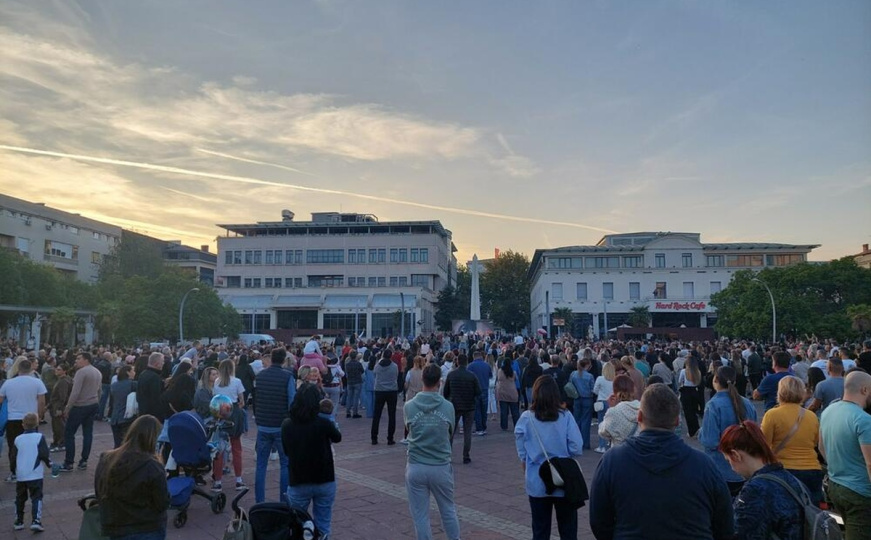 Podgoričani se u velikom broju oprostili od Halida Bešlića