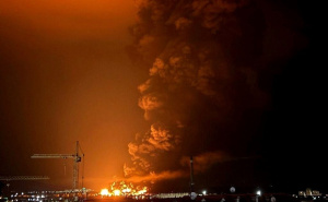 Ukrajinci dronovima zasuli Ruse: Gori veliko skladište nafte na Krimu