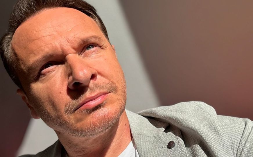 Enis Bešlagić poslao emotivnu poruku svima koji su jučer pjevali za Halida Bešlića