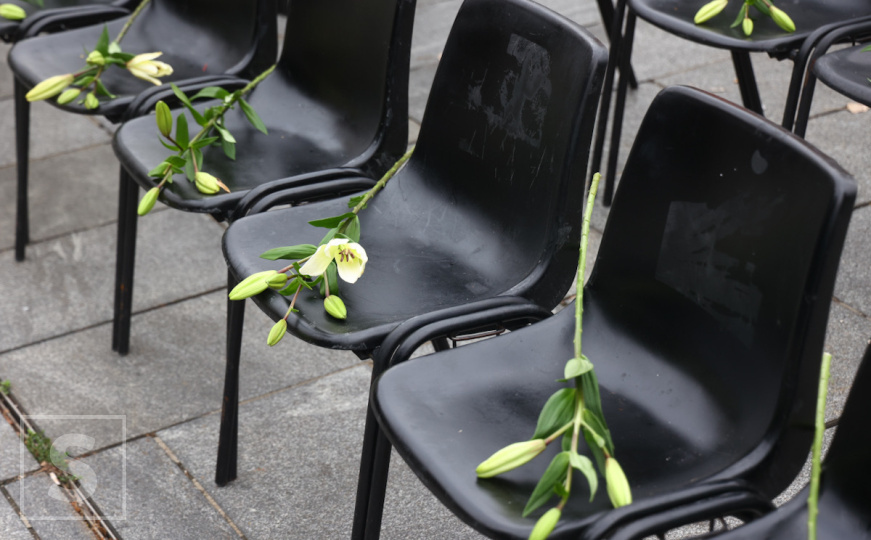 Sarajevo se oprašta od svog Halida: Dirljivi prizori ispred Narodnog pozorišta