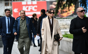 Emina Jahović stigla na komemoraciju Halidu Bešliću: "Napustio nas je jedan od najboljih ljudi"