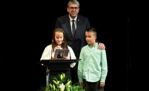 Unuka Halida Bešlića rasplakala sve prisutne: "Deda, fališ nam jako"