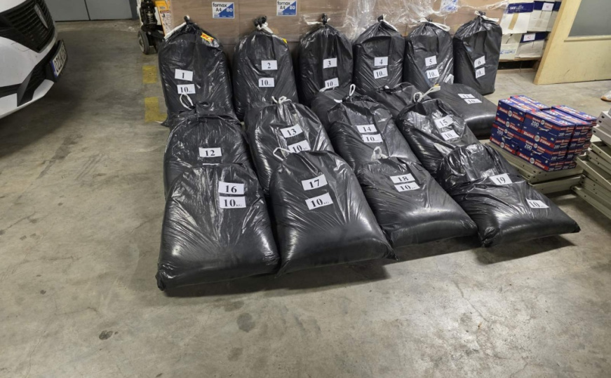 Velika akcija UIO u Tuzli: Oduzet duhan i cigarete u vrijednosti od 180.000 KM