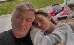 Alec Baldwin sletio s ceste i uništio ženin Range Rover