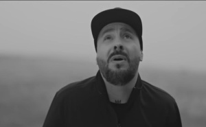 Sedam mjeseci nakon požara u Kočanima: Preminuo poznati makedonski pjevač