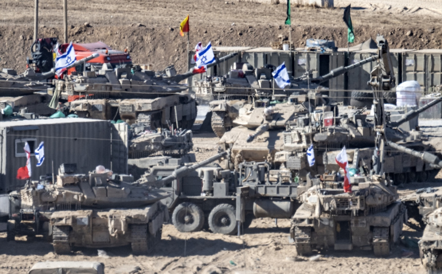 Teška mehanizacija: Izraelska vojska patrolira na granici s Gazom nakon prekida vatre, pogledajte