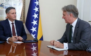 Bećirović razgovarao sa ambasadorom UK o jačanju odnosa i podršci Bosni i Hercegovini
