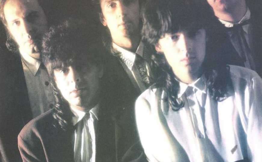 Parni valjak i "Jesen u meni caruje, a u tebi proljeće..."