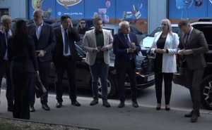 Gerila objavila zanimljiv video: Pogledajte kako Draško Stanivuković dolazi na sastanak