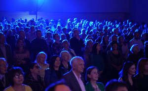 Tuzla u punom BKC-u odala počast Halidu Bešliću