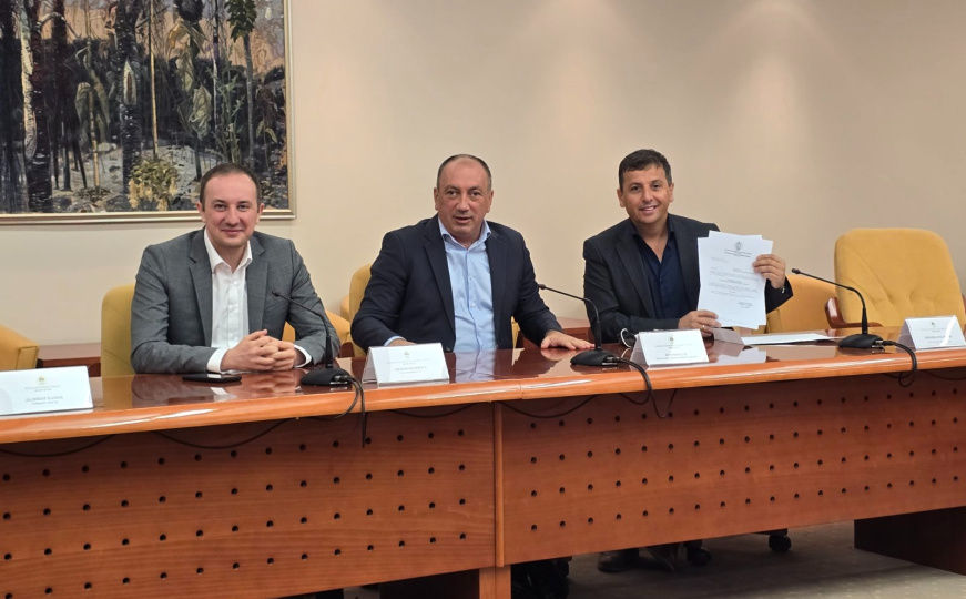 "Historijski dan u RS": Crnadak likuje Dodiku, objavio fotografiju dnevnog reda NSRS