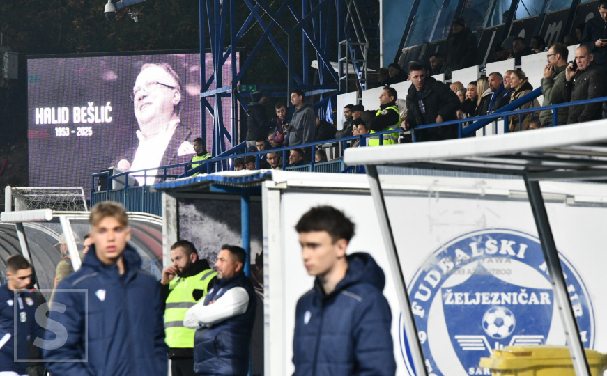"Poljem se širi miris ljiljana...": Grbavica se oprostila od Halida Bešlića