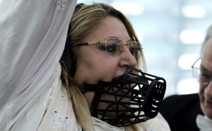 Rumunska desničarka zaprijetila Zelenskom: "Polomit ću ti noge ako se obratiš parlamentu"