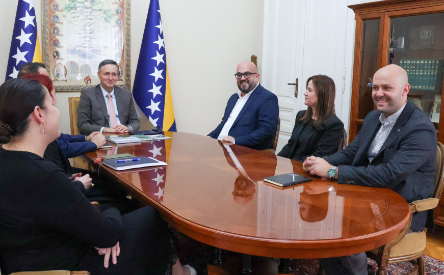 Denis Bećirović održao sastanak sa Adnanom Štetom: U fokusu modernizacija tramvajske pruge