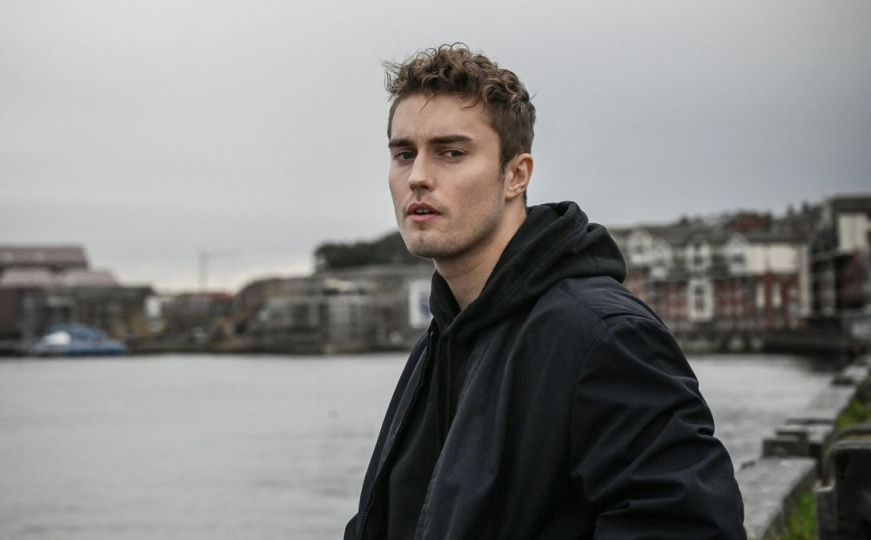 Sam Fender & Elton John - Talk to You