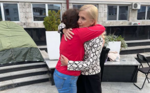 Nakon mjesec dana štrajka glađu: Amela Bećirspahić Midžić dobila pravo na brigu o svom djetetu