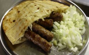 Kao iz ćevabdžinice: Ovo je tajna najboljih ćevapa, a ključan je jedan sastojak