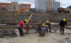 Uskoro zimsko računanje vremena: Poslodavci moraju osigurati sigurnost radnika na poslu