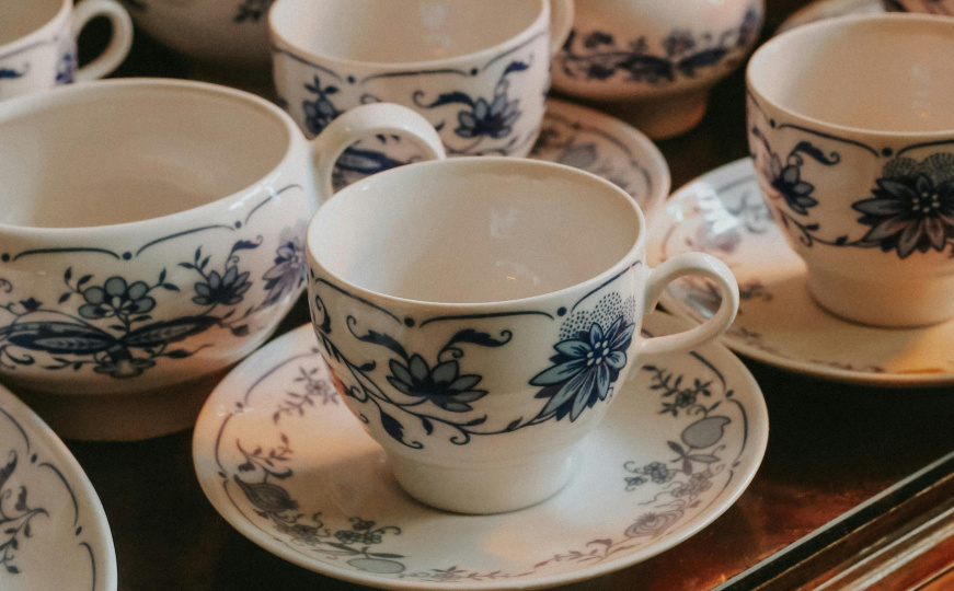 Naslijedili ste posuđe od bake? Evo kako se ispravno brinuti za fini porcelan, srebro i kristal