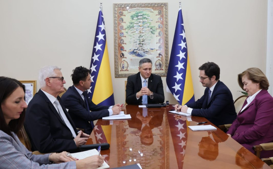 Bećirović razgovarao sa ambasadorom Francuske o susretu sa Emmanuelom Macronom