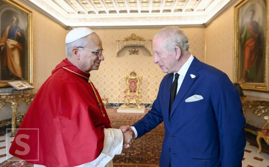 Prvi put u 500 godina: Britanski kralj se skupa molio sa papom u Vatikanu