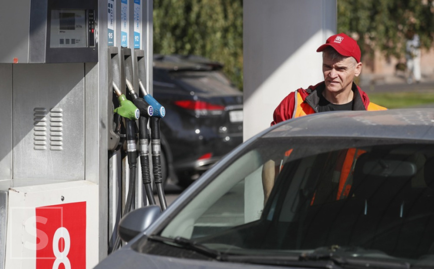 Globalna zabrinutost: Američke sankcije ruskim naftnim divovima podigle cijene