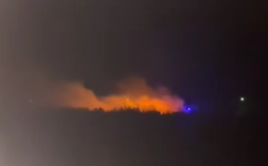 Na deponiji kod Mostara sinoć izbio požar, vatrogasci ga i dalje gase