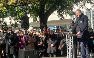 Konaković na otkrivanju "Cvijeta Srebrenice" u Beču: Trajni podsjetnik na nevinost žrtava