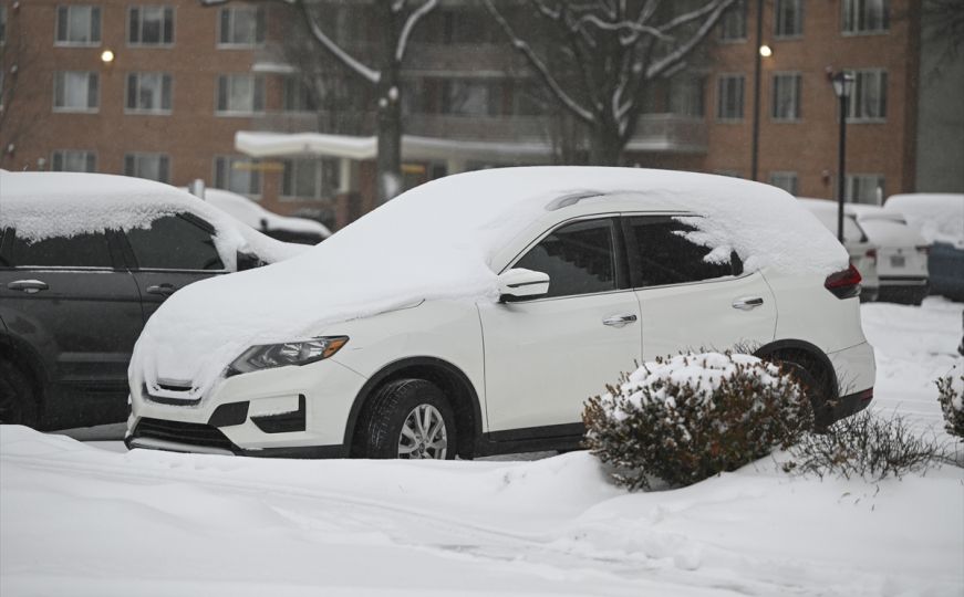 Zagrijte svoj automobil puno brže: Znate li za ova dva dugmeta?