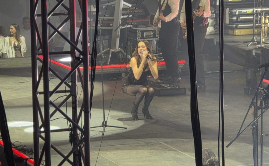 Severina se rasplakala na sceni: "Imala sam samo 19 godina kad sam otišla iz ovog grada..."