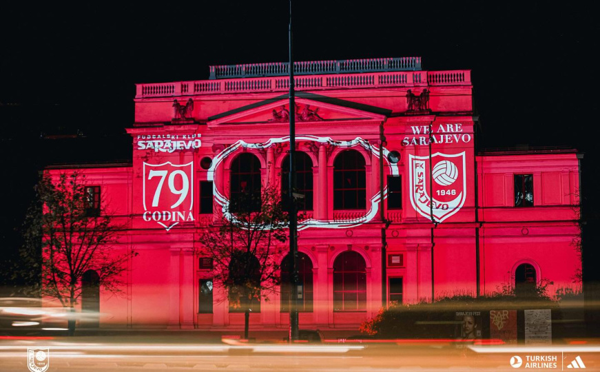U čast 79. rođendana FK Sarajevo: Zemaljski muzej u bordo boji