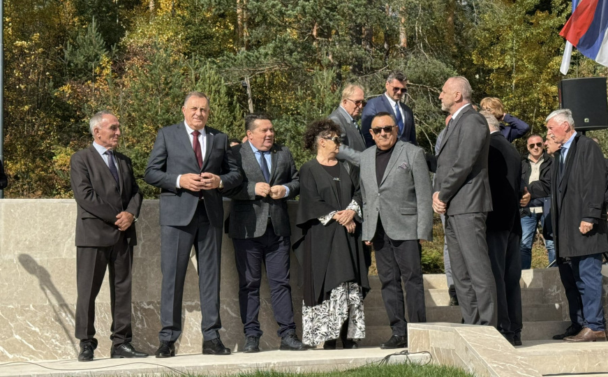 Skandalozne izjave: Dodik, Stevandić i Medić veličali ratne zločince, predstavili ih kao mučenike