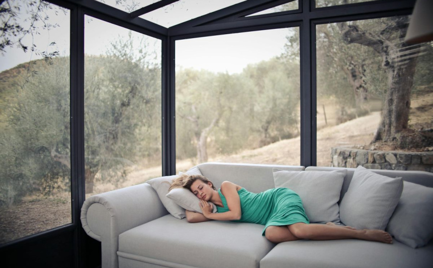 Zašto ženama zaista treba više sna: Biologija, hormoni i nevidljivi teret svakodnevice