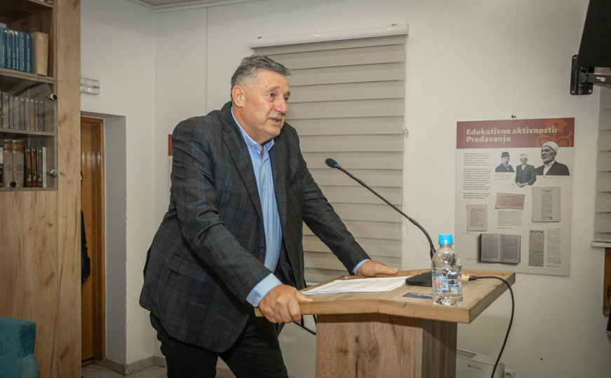 Efendić uručio člansku kartu: Nusret Kusturica iz SDP-a prešao u Stranku za BiH