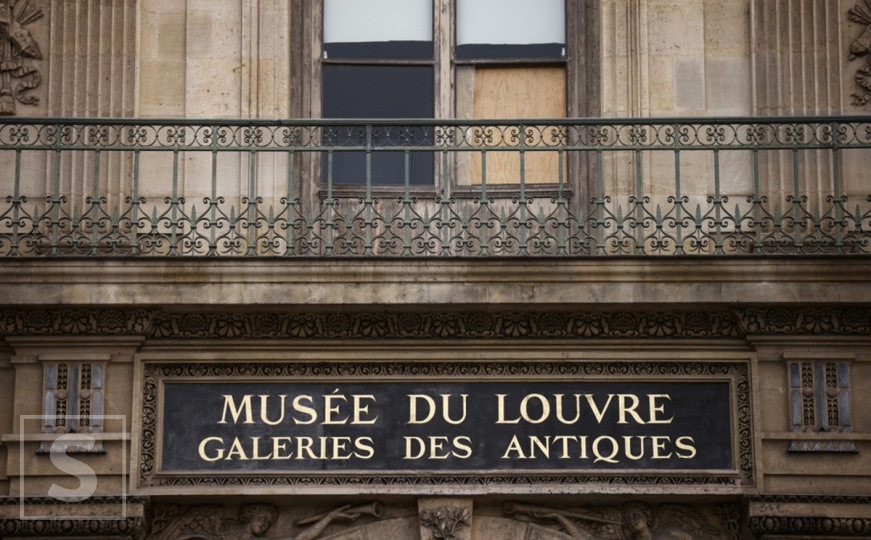 Nakon pljačke Louvre premješta dragulje u Banku Francuske pod pojačanom policijskom zaštitom